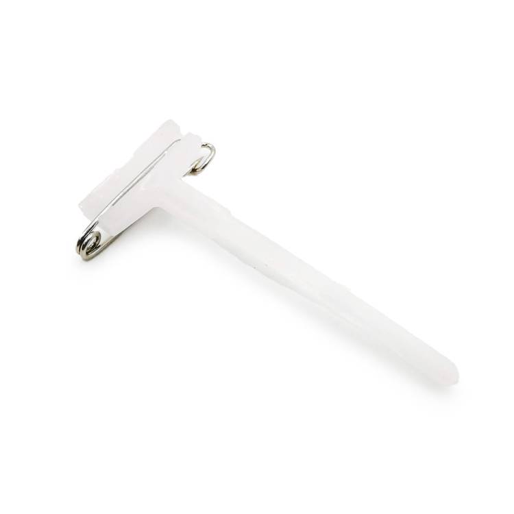 Przypinka biała okładka1.jpg